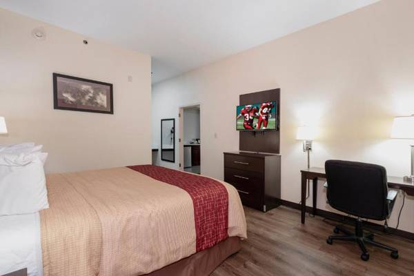 Workspace - Red Roof Inn & Suites Jackson – Brandon