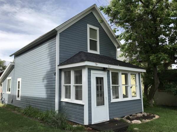 Dog Friendly Blue House by AAA Red Lodge Rentals