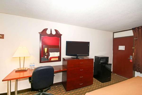 Workspace - Econo Lodge Inn And Suites - Pilot Mountain