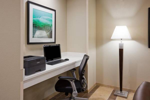 Workspace - Candlewood Suites Dickinson an IHG Hotel