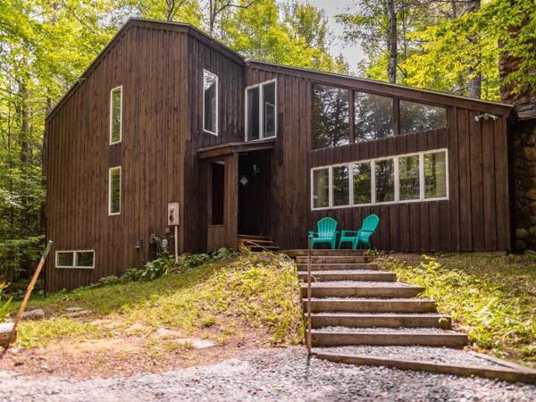 Four Bedroom Pet Friendly Vacation Home in Waterville Estates NH!