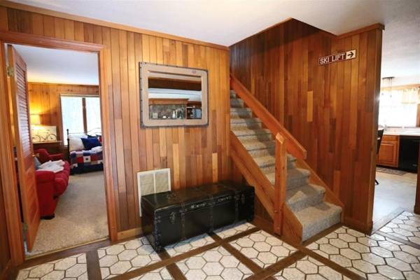 Four Bedroom Pet Friendly Vacation Home in Waterville Estates NH!