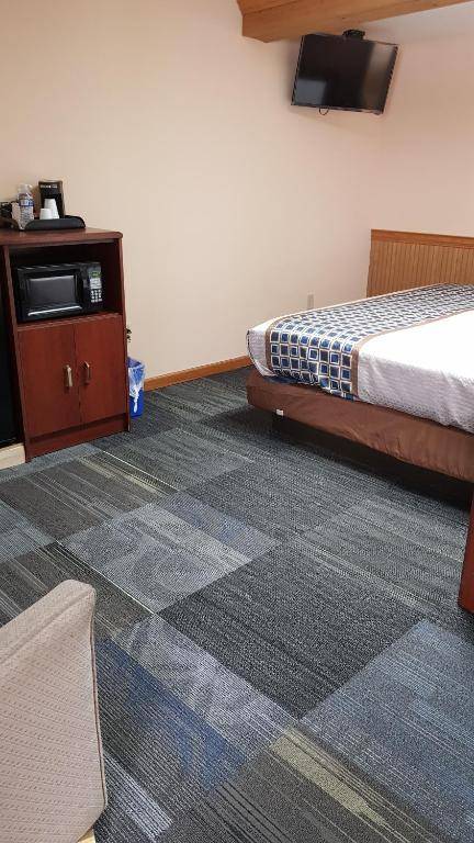 Greenway Motel