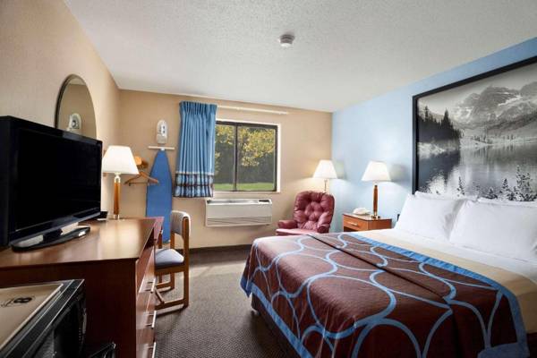 Super 8 by Wyndham Oneida Verona