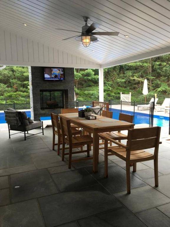 Villa Bridgehampton village