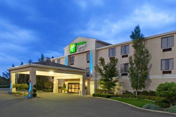 Holiday Inn Express & Suites Alliance an IHG Hotel