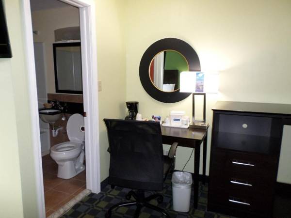 Workspace - Travelodge by Wyndham Cleveland Lakewood