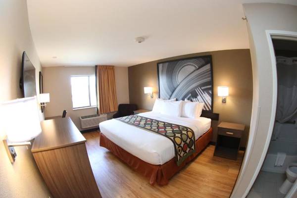 Super 8 by Wyndham Portsmouth