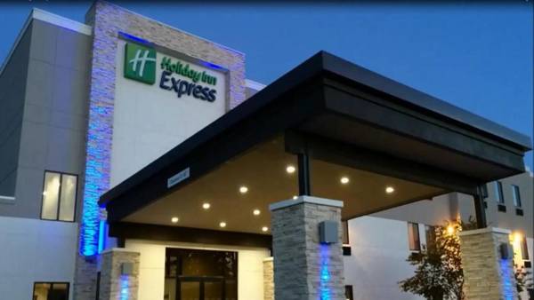 Holiday Inn Express & Suites Blackwell an IHG Hotel