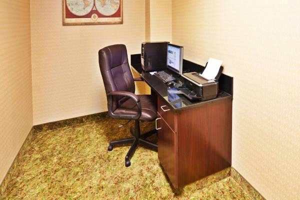 Workspace - Holiday Inn Express & Suites Perry an IHG Hotel