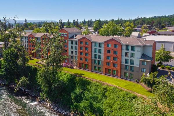 Holiday Inn Express Portland SE - Clackamas Area an IHG Hotel