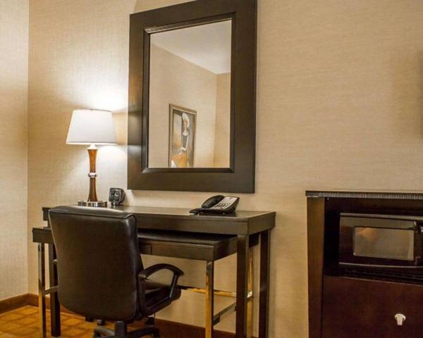 Workspace - Comfort Suites Edinboro