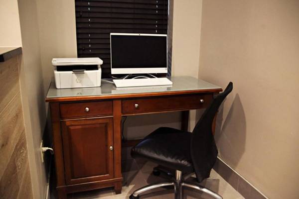 Workspace - Country Inn & Suites by Radisson Frackville (Pottsville) PA