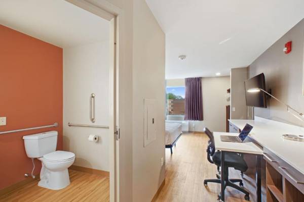 Workspace - Extended Stay America Premier Suites - Providence - East Providence