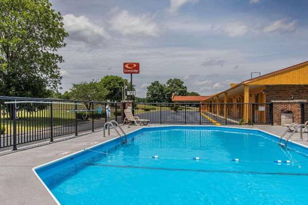 Econo Lodge Cornersville