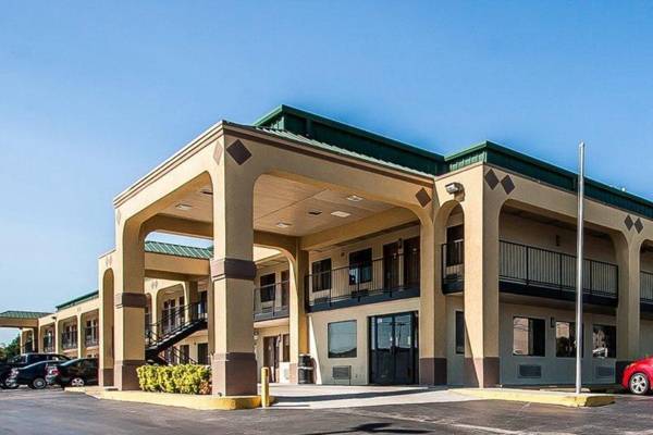 Econo Lodge Inn & Suites Southeast