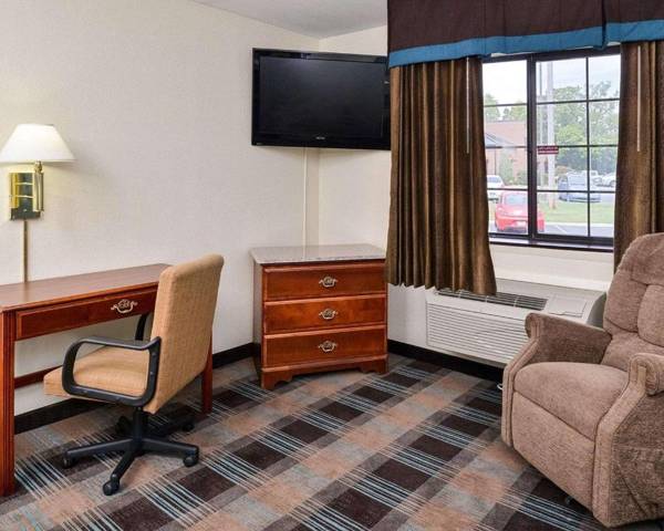 Workspace - Econo Lodge Inn & Suites Shelbyville