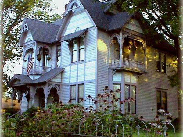 Carleton House Bed and Breakfast