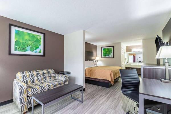 Workspace - Quality Inn & Suites Canton