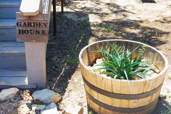 Arbor House of Dripping Springs - Garden House