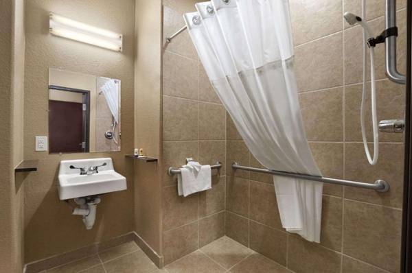 Microtel Inn & Suites Gonzales TX