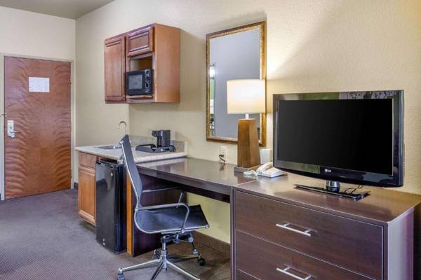 Workspace - Sleep Inn & Suites Hewitt - South Waco