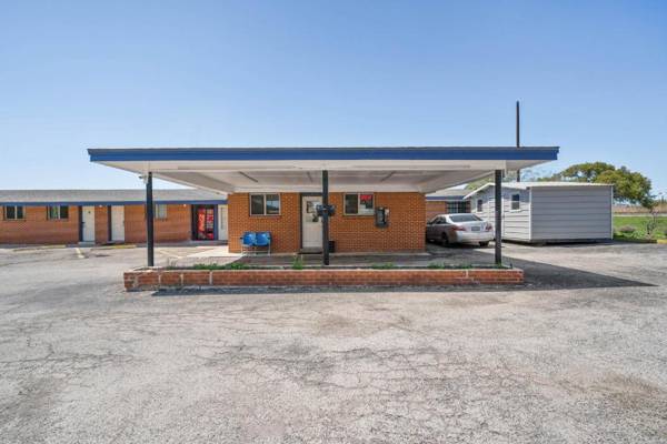 OYO Hotel Luling TX Downtown I-10/US-90