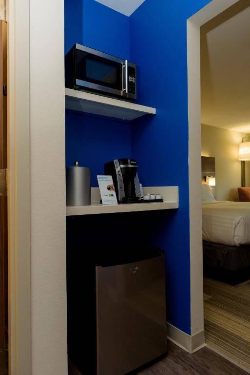 Holiday Inn Express & Suites McKinney - Frisco East an IHG Hotel