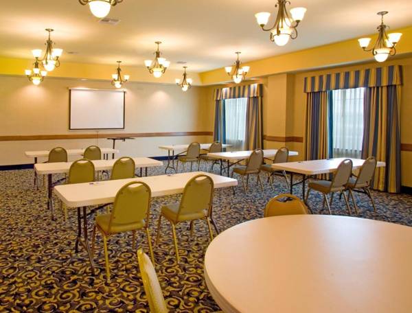 Holiday Inn Express & Suites - Jourdanton-Pleasanton an IHG Hotel