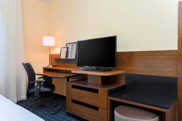 Workspace - Fairfield Inn & Suites by Marriott Pleasanton