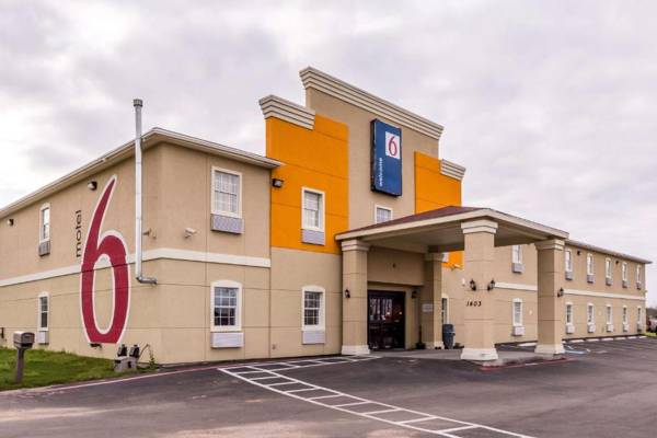 Motel 6-Jourdanton TX