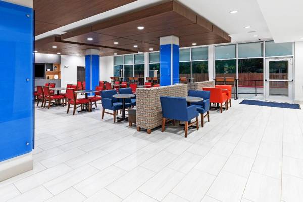 Holiday Inn Express & Suites - Denton - Sanger an IHG Hotel