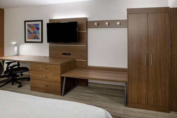 Workspace - Holiday Inn Express & Suites - Denton - Sanger an IHG Hotel