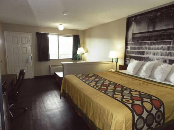 Super 8 by Wyndham Universal City