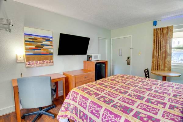 Workspace - Scottish Inns Collinsville - Martinsville