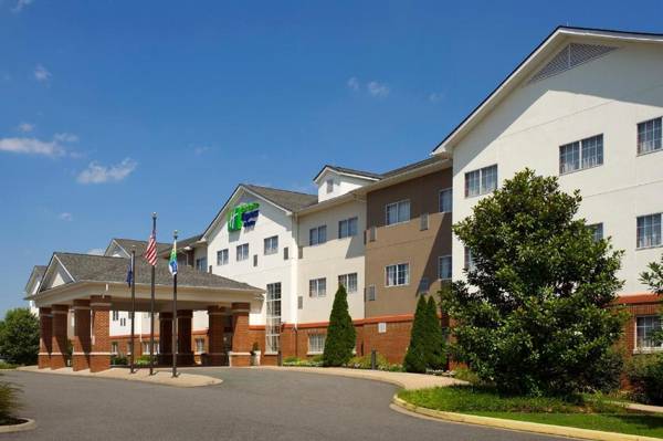 Holiday Inn Express & Suites Charlottesville - Ruckersville an IHG Hotel