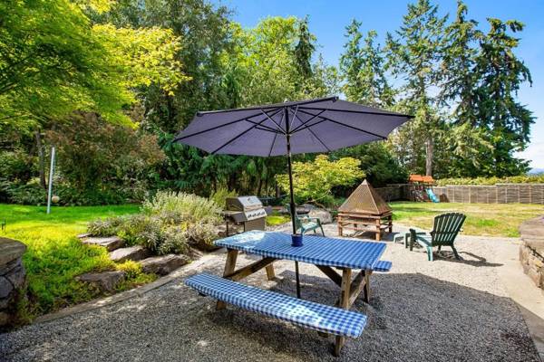 Bainbridge Island Timber Retreat & Guest Suite