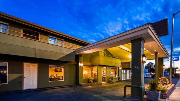 RiverTree Inn & Suites