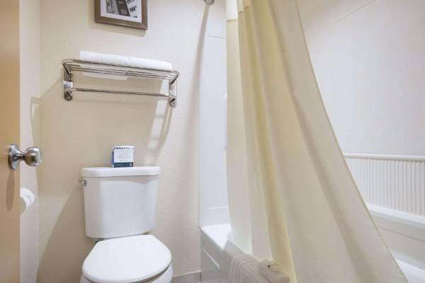 Quality Inn & Suites Silverdale Bangor-Keyport