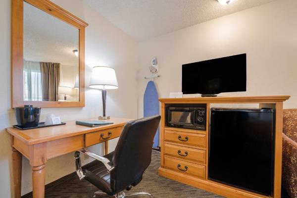 Workspace - Quality Inn & Suites Silverdale Bangor-Keyport