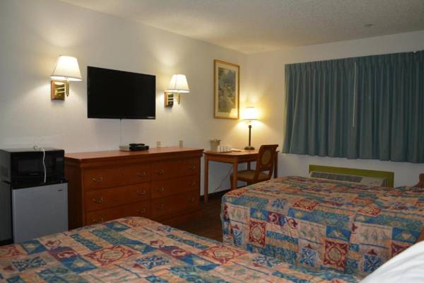 Bloomer Inn & Suites