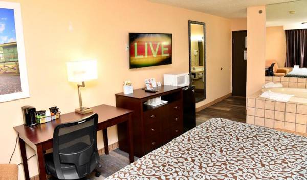 Workspace - Days Inn & Suites by Wyndham Kaukauna WI