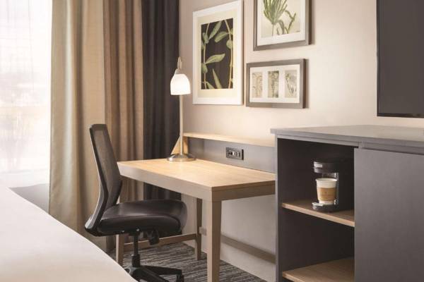 Workspace - Country Inn & Suites by Radisson Appleton North WI