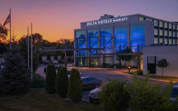 Delta Hotels by Marriott Milwaukee Northwest