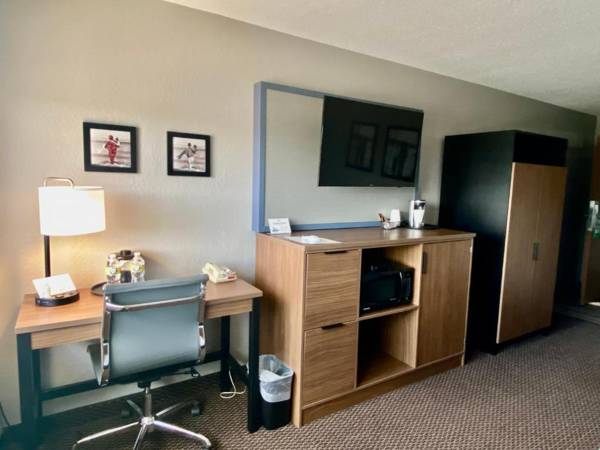 Workspace - AmericInn by Wyndham New Richmond