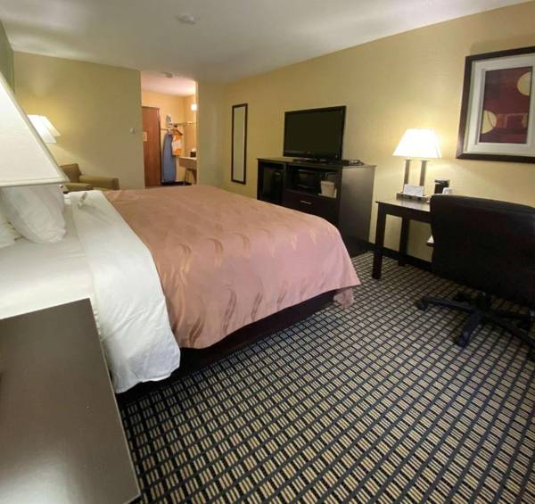 Workspace - Quality Inn Reedsburg