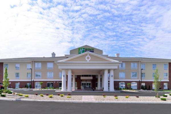 Holiday Inn Express & Suites New Martinsville an IHG Hotel
