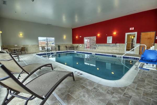 Holiday Inn Express & Suites New Martinsville an IHG Hotel