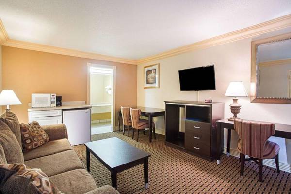 Rodeway Inn & Suites Birmingham I-59 exit 134