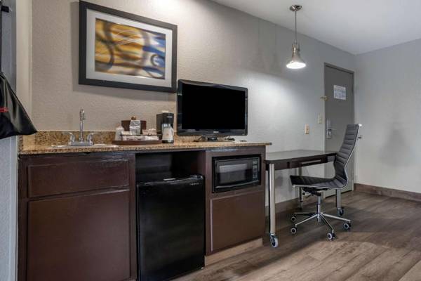 Workspace - Best Western Carlton Suites